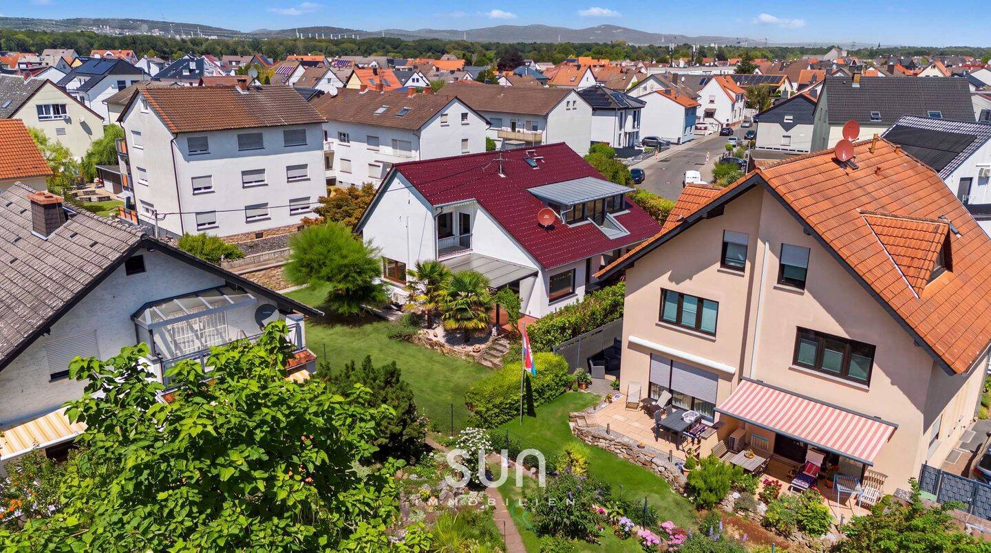 TOSKANA-FEELING IN HATTERSHEIM-EDDERSHEIM – saniertes Einfamilienhaus mit Garten & Sauna, 65795 Hattersheim am Main