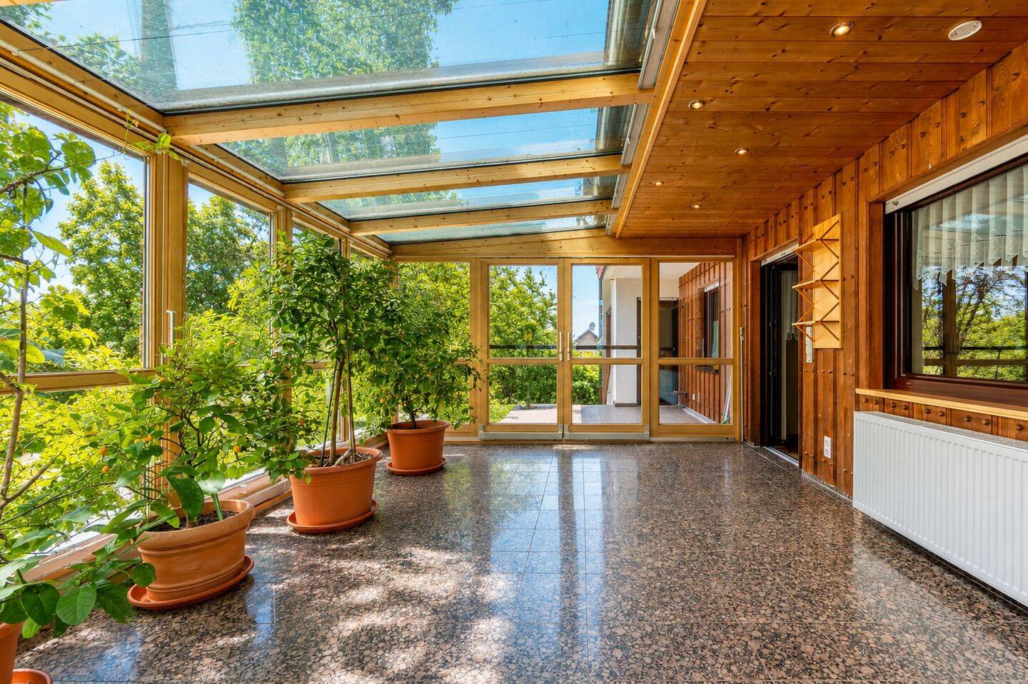 AIGNER – Zweifamilienhaus mit sonnigem Gartenparadies, 84072 Au i.d. Hallertau (Au)