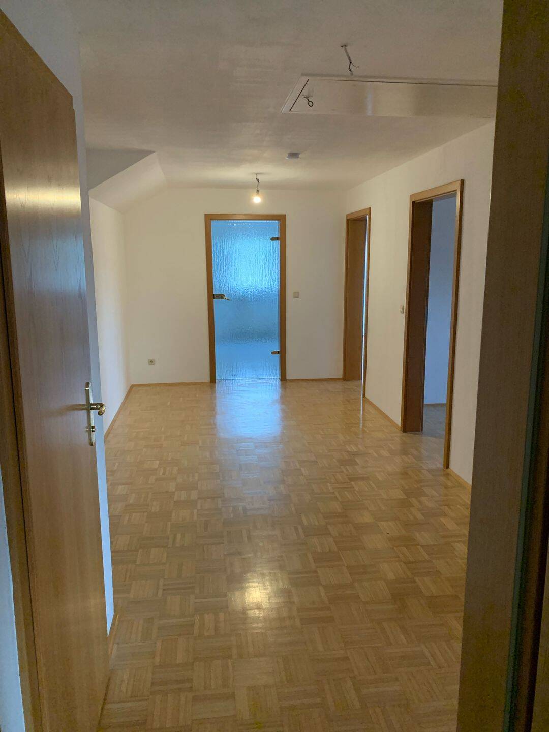 Große Dachgeschosswohnung in Regendorf, 93197 Zeitlarn