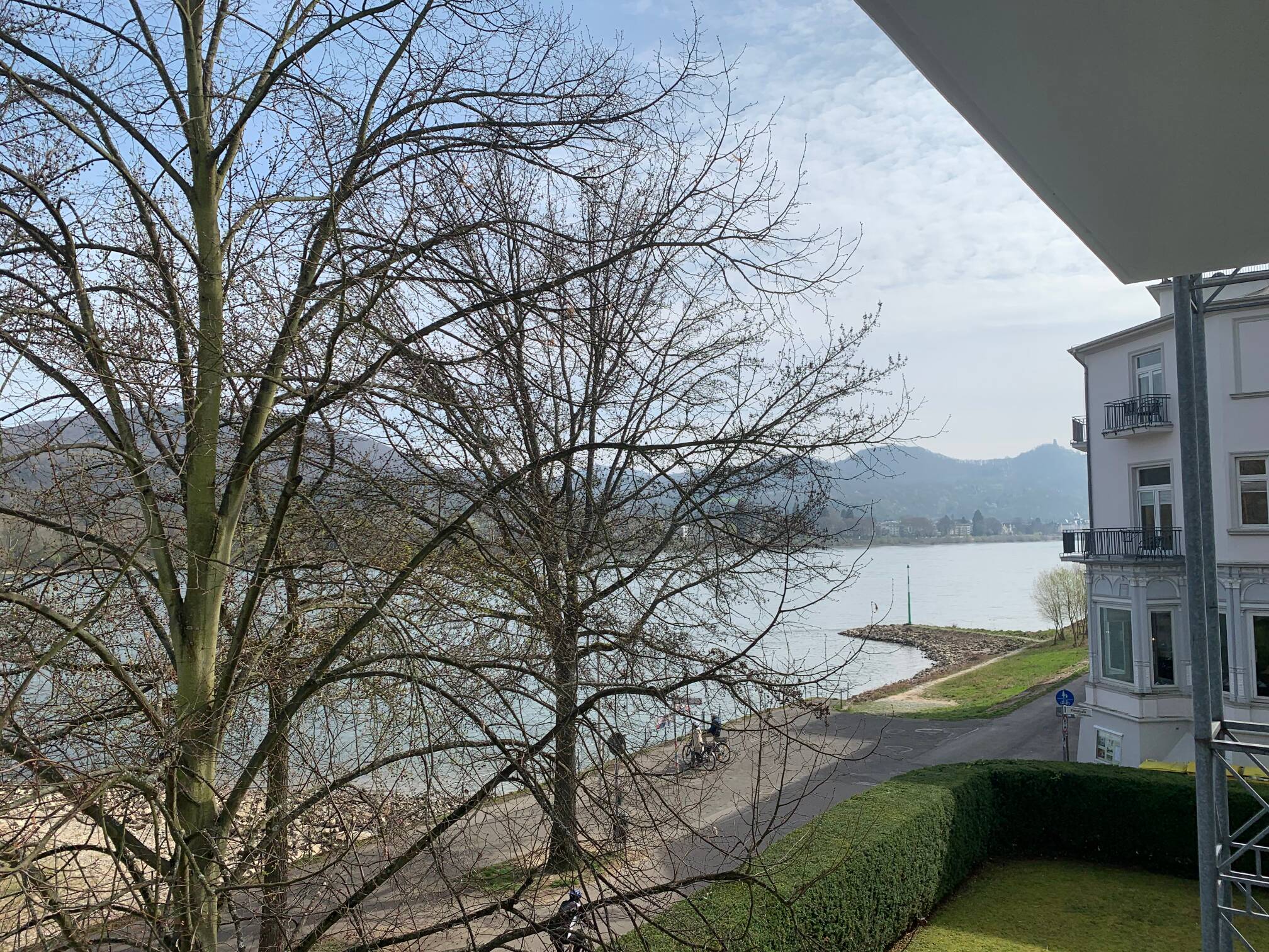 3 Zimmer Wohnung in exclusiver Rheinlage, 53179 Bonn (Lannesdorf Mehlem Muffendorf Pennenfeld Rüngsdorf)