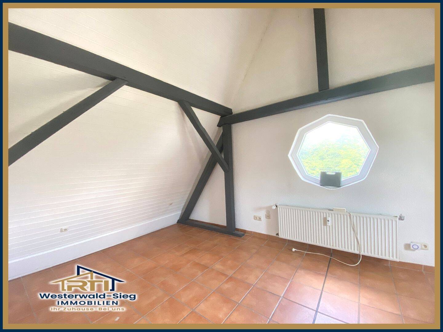 Von RTI: Gemütliche 2-Zimmer-Dachgeschosswohnung in Bad Marienberg zu vermieten!, 56470 Bad Marienberg (Westerwald)