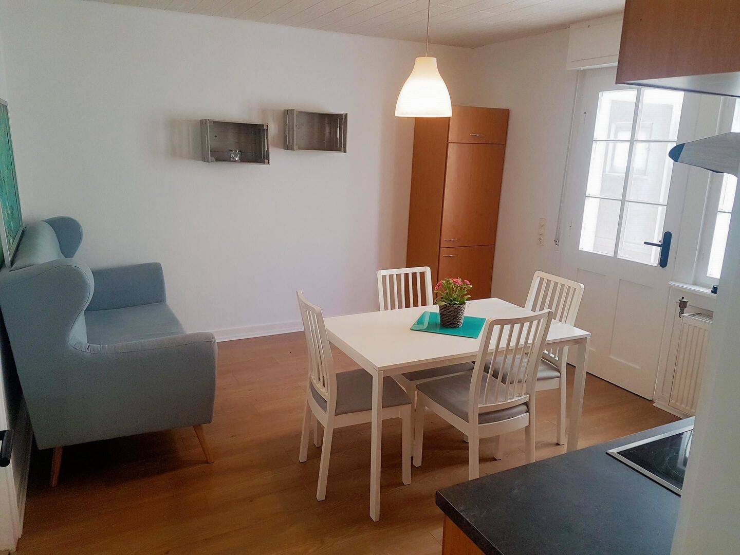 Möblierte 2,5-ZKB-Wohnung (max. 2 Jahre), EG, zug. zu Garten, 69124 Heidelberg (Kirchheim Pfaffengrund)