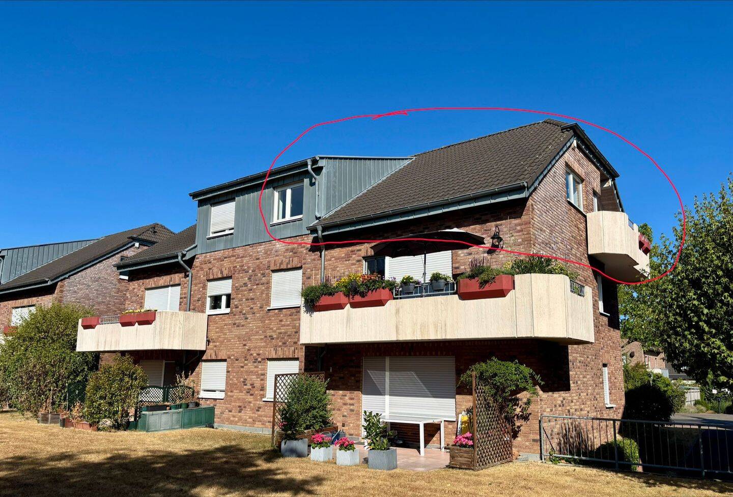Helle, renovierte DG-Wohnung mit TG-Stellplatz, 53881 Euskirchen