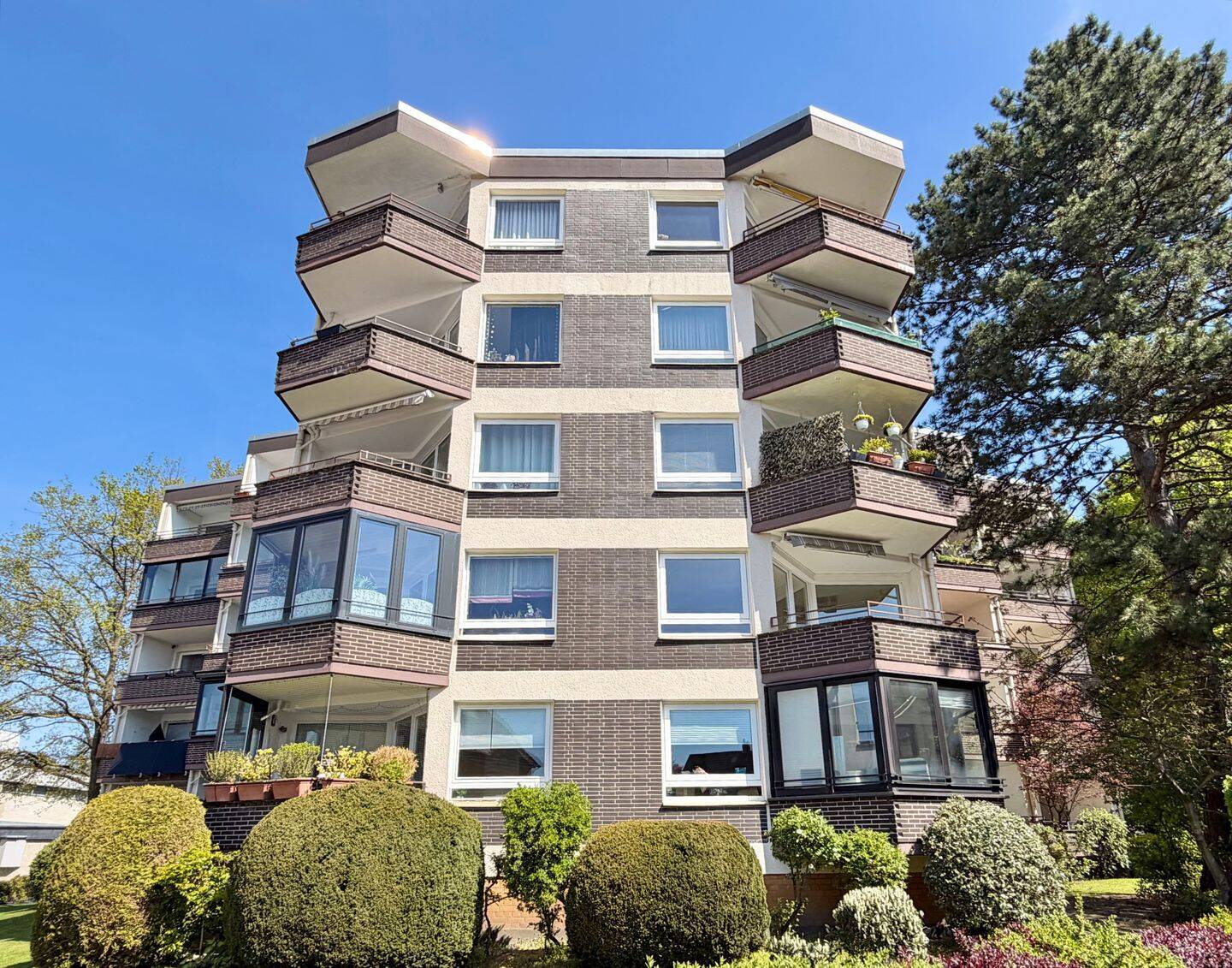 Gut geschnittene u. sonnige 2-Zimmer-Wohnung mit gr. Südwest-Balkon in ruhiger zentraler Lage, 30851 Langenhagen