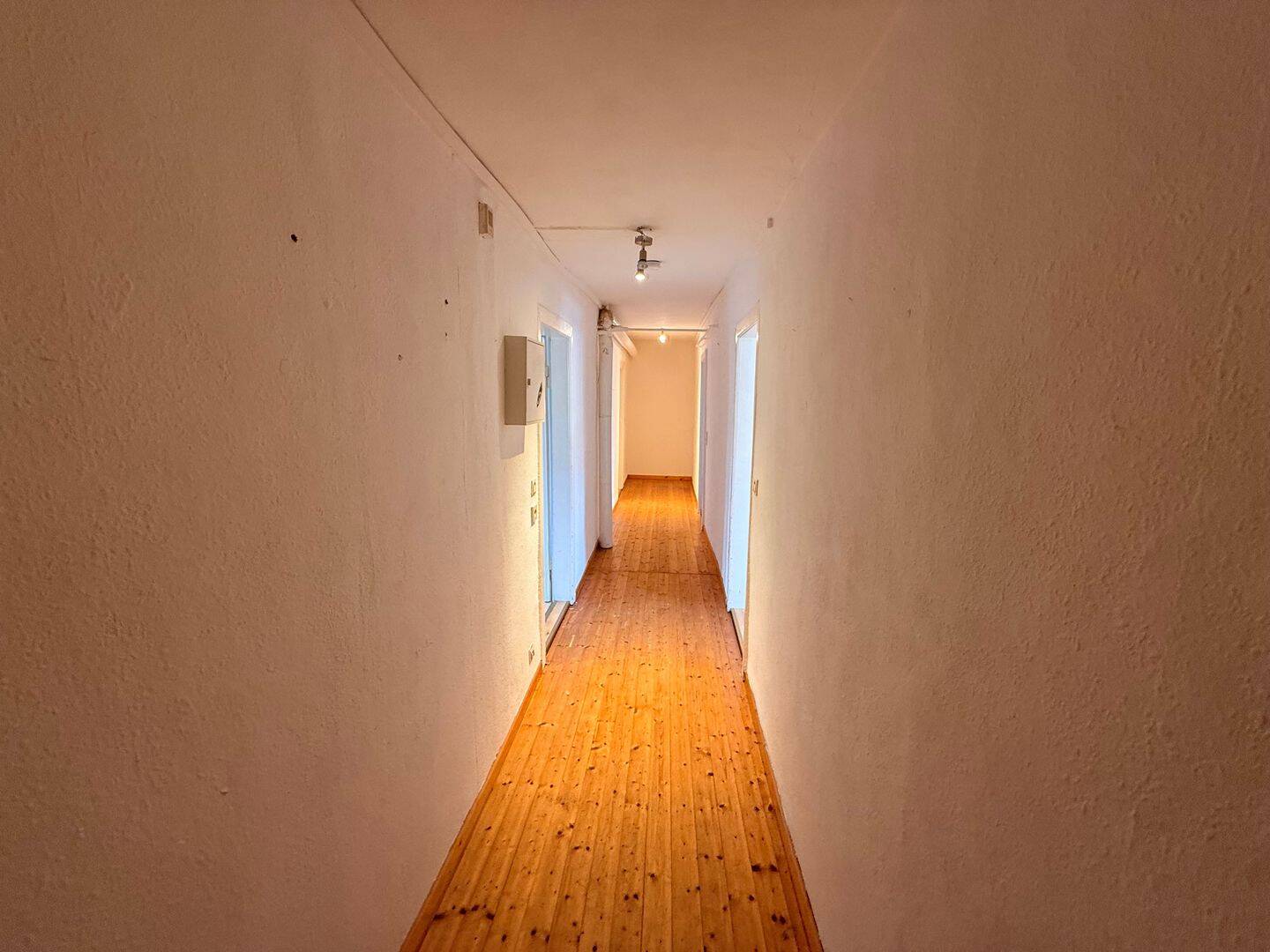Schöne ruhige zwei Zimmer Altbauwohung, 35043 Marburg