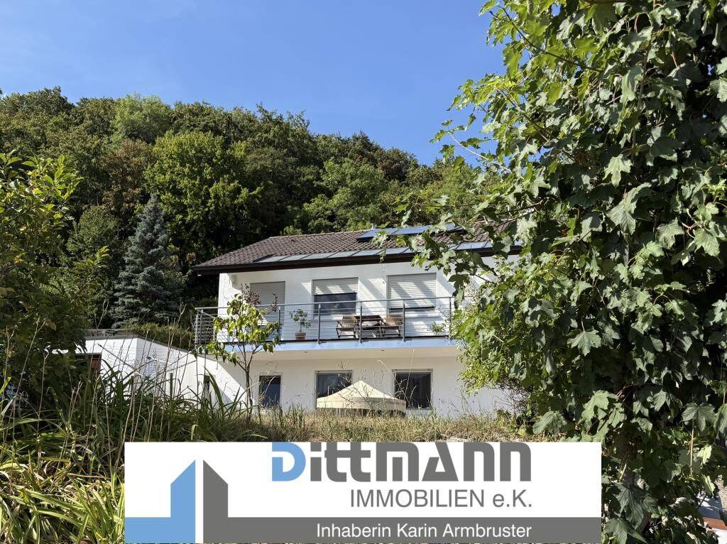 TOLLE LAGE – TOLLE AUSSICHT – Einfamilienhaus mit Garten und zwei Garagen, 72461 Albstadt