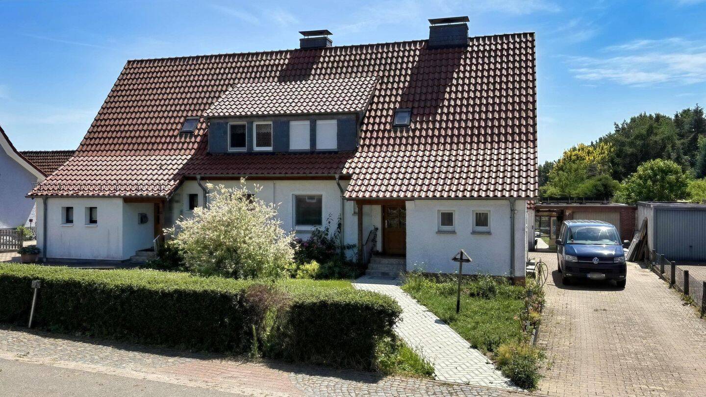 Charmante Doppelhaushälfte mit großem Grundstück und vielseitigen Nutzungsmöglichkeiten, 31840 Hessisch Oldendorf