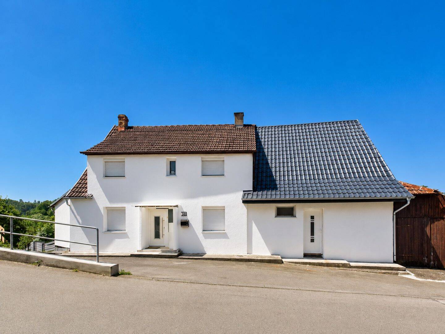 Umfangreich modernisiert: freistehendes Hausjuwel mit Garten, Wintergarten & großer Garage, 72172 Sulz am Neckar