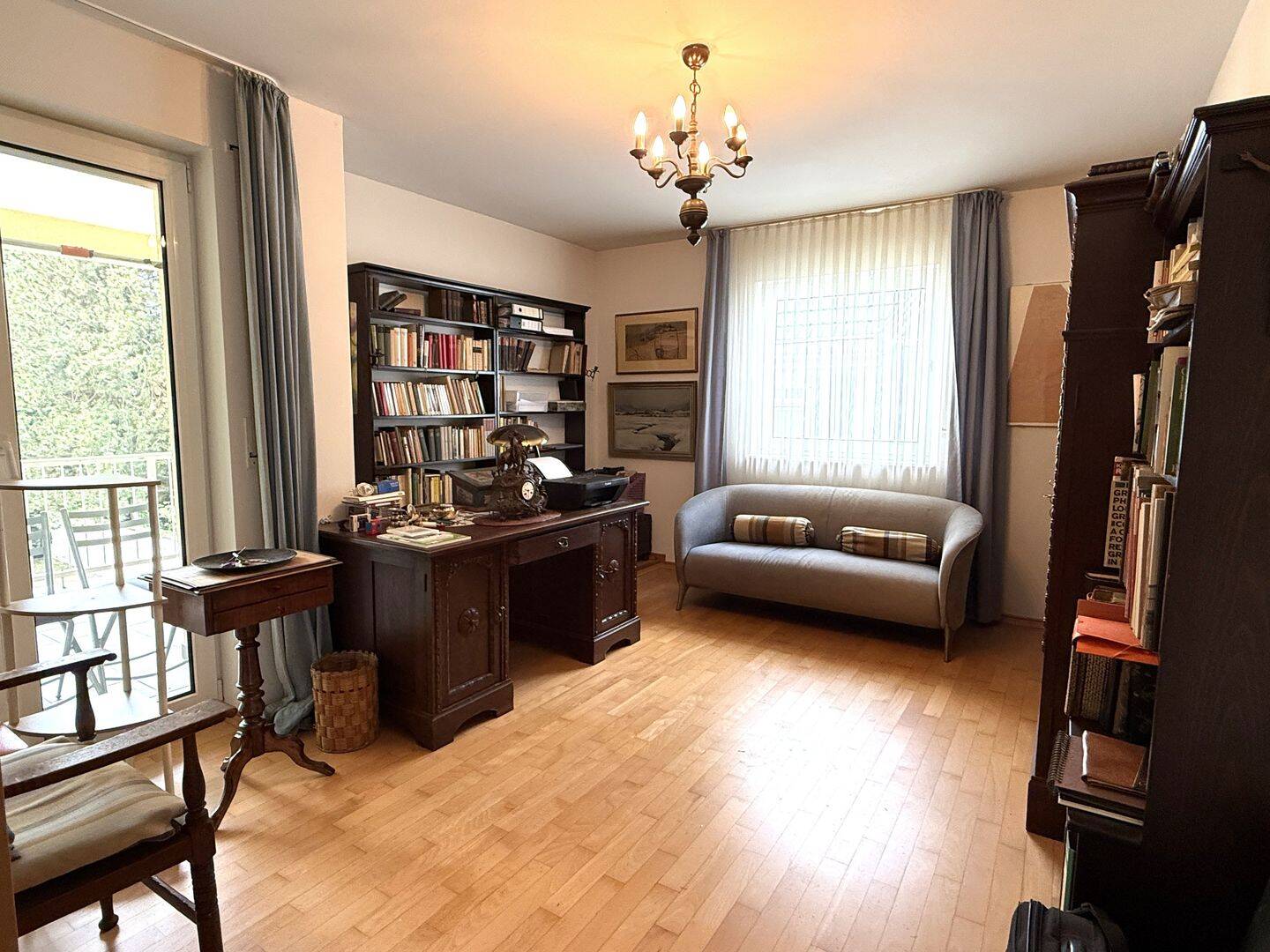 Schöne 5-Zimmer-Maisonette II 178 m² Wohnfläche II 2 Bäder II Gute Lage in Brühl II PKW-Stellplatz II 1. OG, 50321 Brühl
