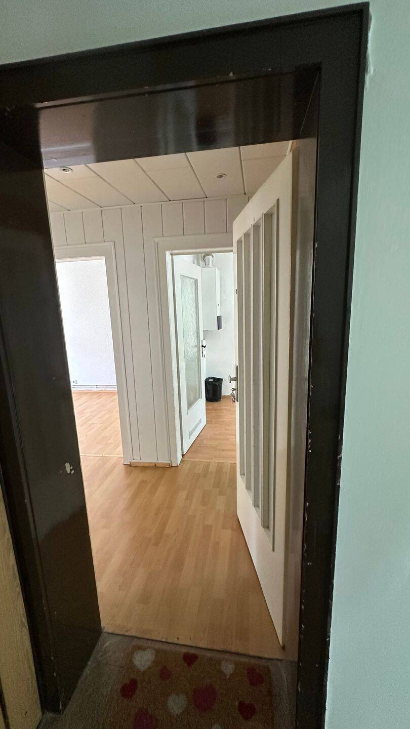 Biete 2 ZW+Grosse Küche+Bad/WC.ca.55qm.İst im gutem Lage.Kassel-West.Sofort einziehbar., 34131 Kassel (Bad Wilhelmshöhe Brasselsberg Kirchditmold)