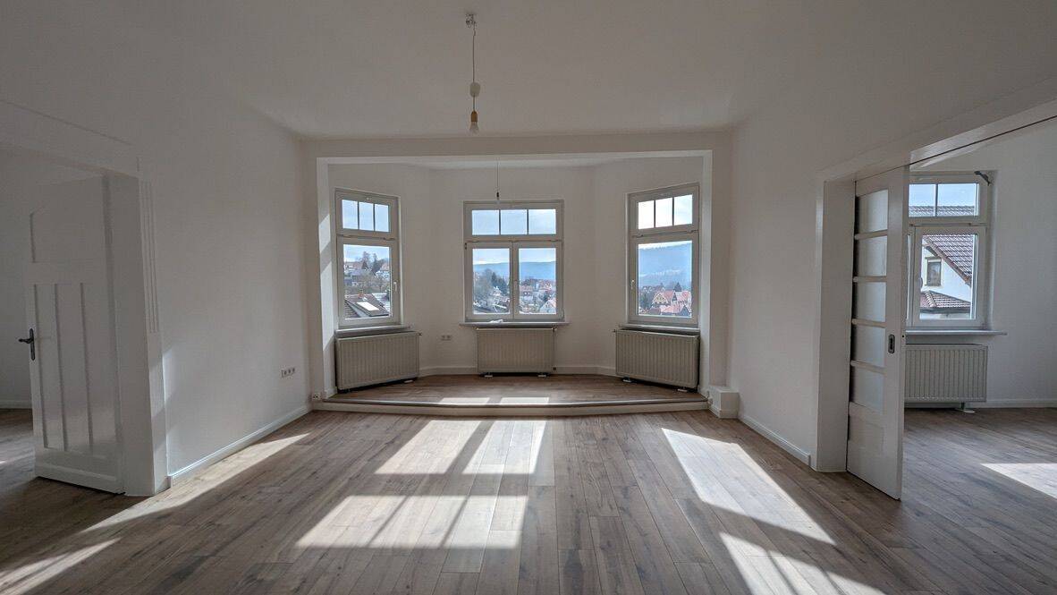 Schöne 5-Zimmer-Wohnung mit Veranda & Garten in ruhiger Lage, 98544 Zella-Mehlis
