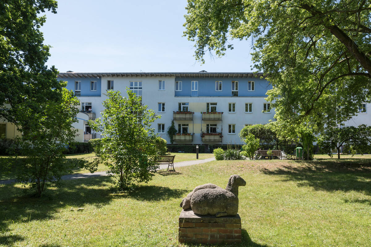 Großzügige 8-Zimmer-Wohnung – gepflegt & vielseitig nutzbar für Seniorenwohnen, WG oder Tagespflege, 12524 Berlin (Treptow-Köpenick Altglienicke Kleingartenanlage Falkenbrunn 1)