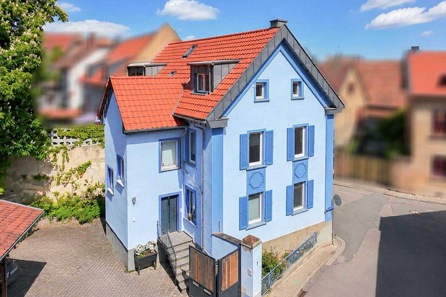 Das blaue Haus von Bodenheim – bereits top saniert! Für Menschen, die ankommen statt sanieren wollen, 55294 Bodenheim