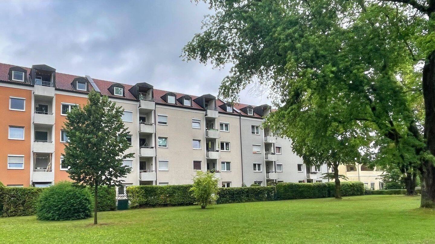 Wohnen mit Gartenflair: Helle Erdgeschosswohnung in beliebter Wohnlage mit Sonnenterrasse und eigenem Gartenanteil, 85435 Erding