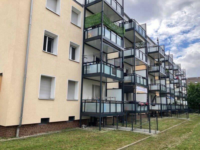 Sanierte 2 Zimmerwohnung mit Balkon und Fussbodenheizung, 60489 Frankfurt am Main (Rödelheim)
