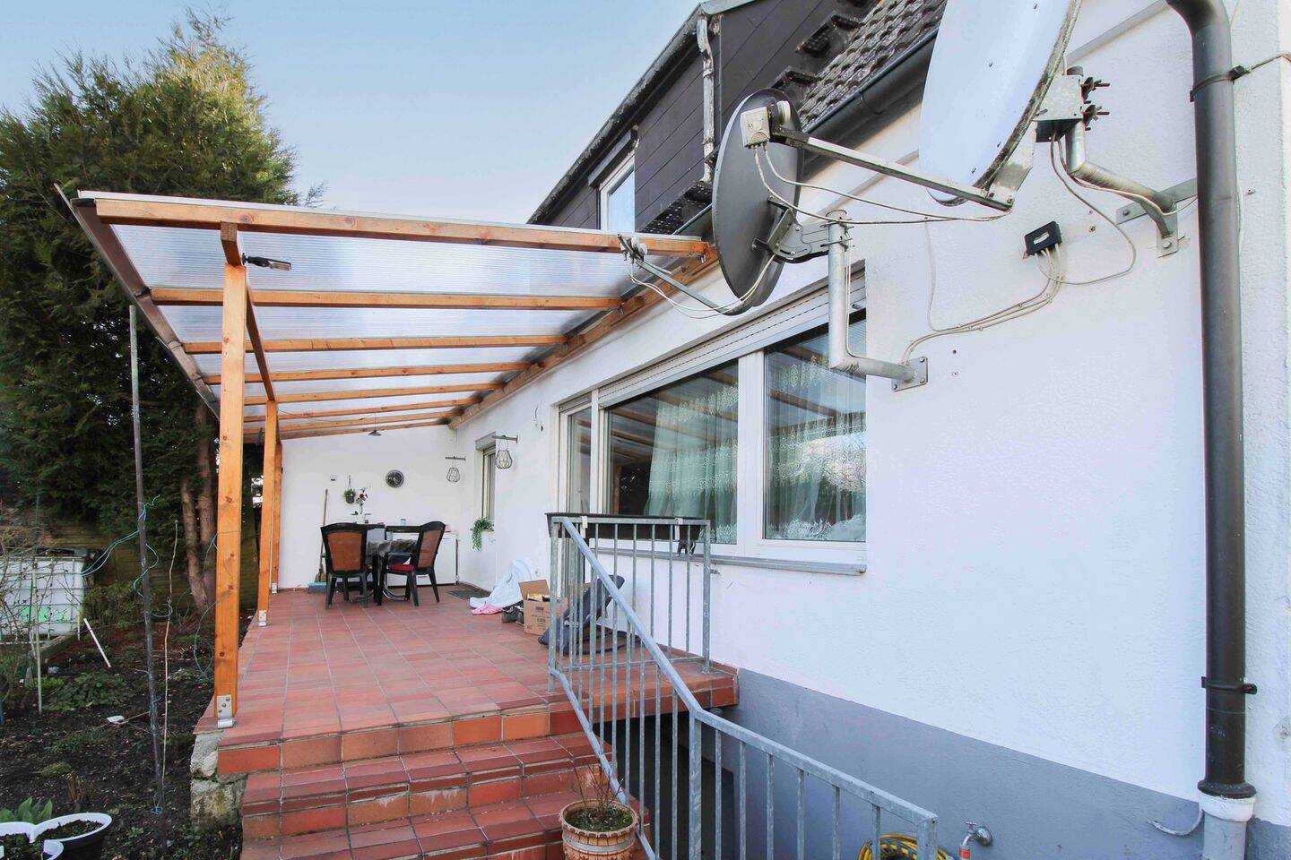 Gepflegte und laufend in Stand gehaltene Doppelhaushälfte mit schönem Garten in Elchingen, 89275 Elchingen