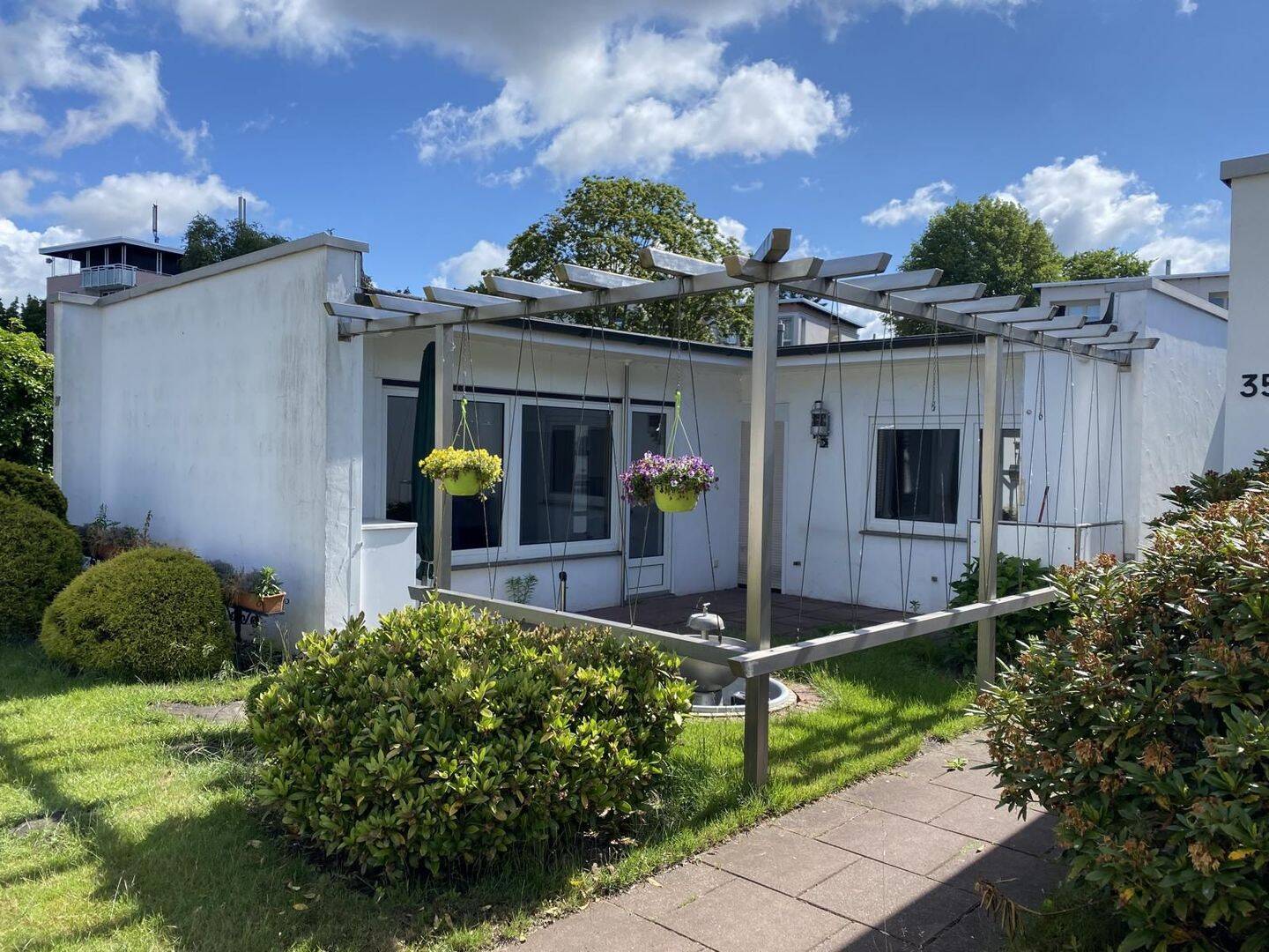 Erdgeschosswohnung wie Bungalow gebaut mit 2 Zimmern in Top Lage, 26135 Oldenburg (Oldb) (Kreyenbrück Krusenbusch Neuenwege Osternburg Tweelbäke)
