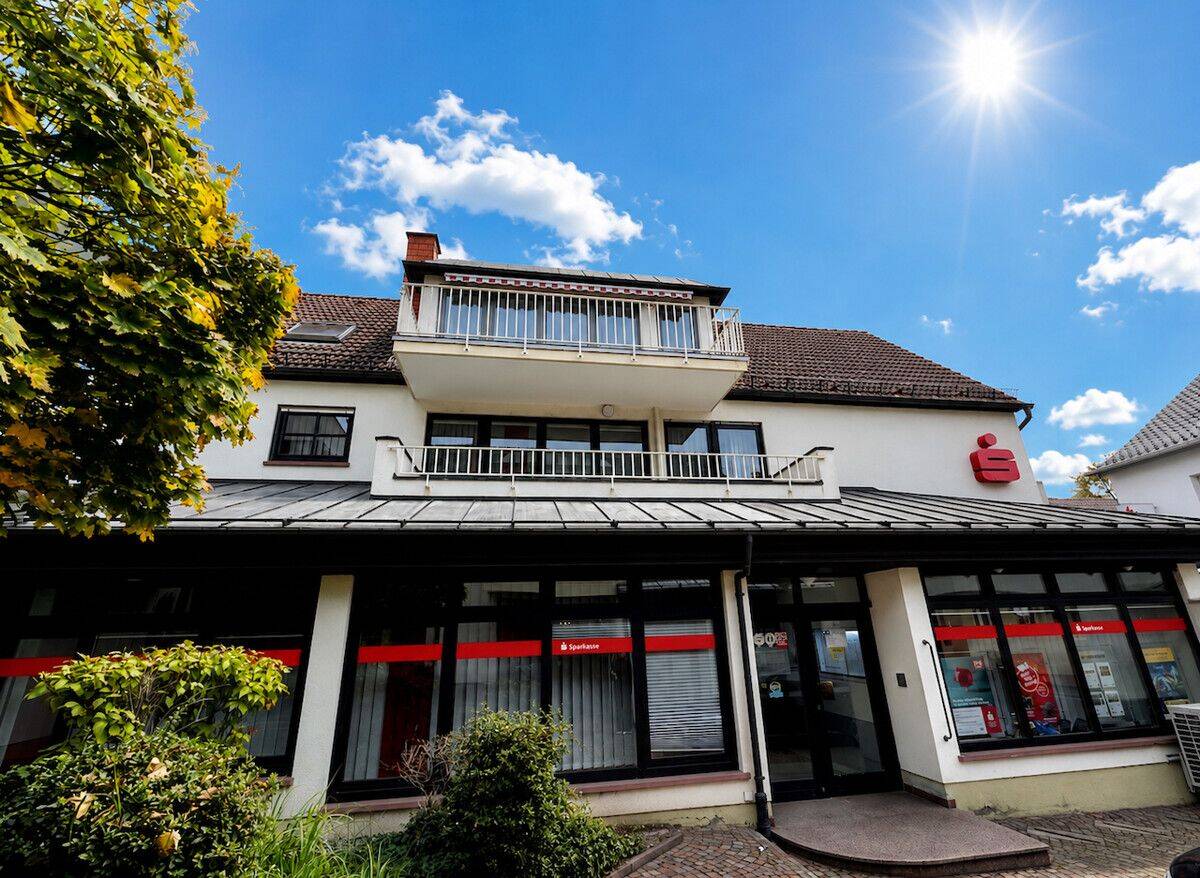 3 Zimmer-Wohnung mit Balkon und Einbauküche im DG | neues Bad!, 63762 Großostheim