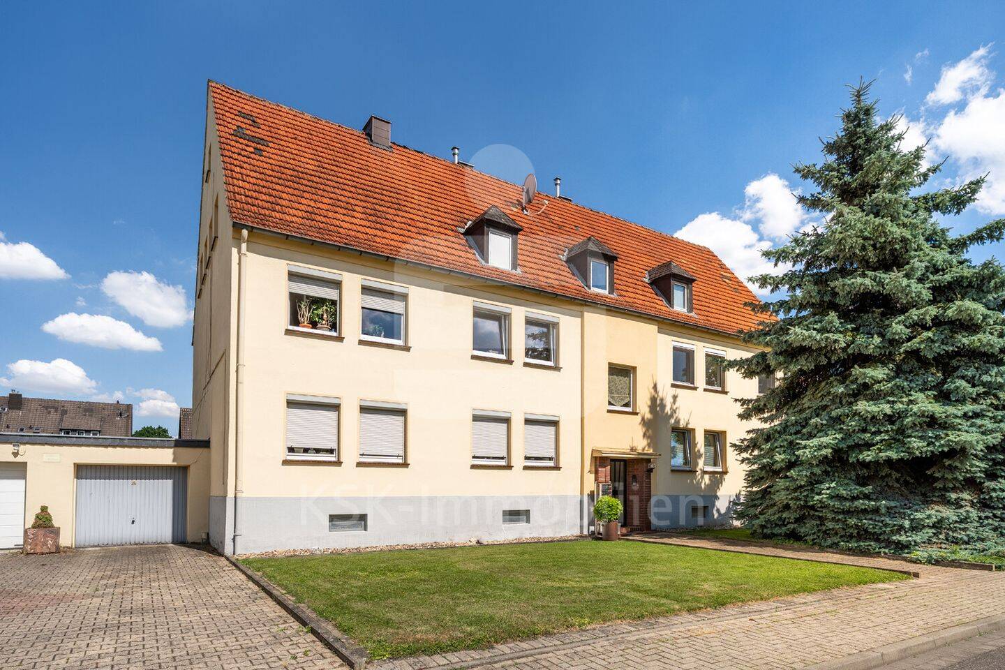 Gepflegte 3-Zimmer-Wohnung mit eigenem Gartenanteil in Linnich!, 52441 Linnich