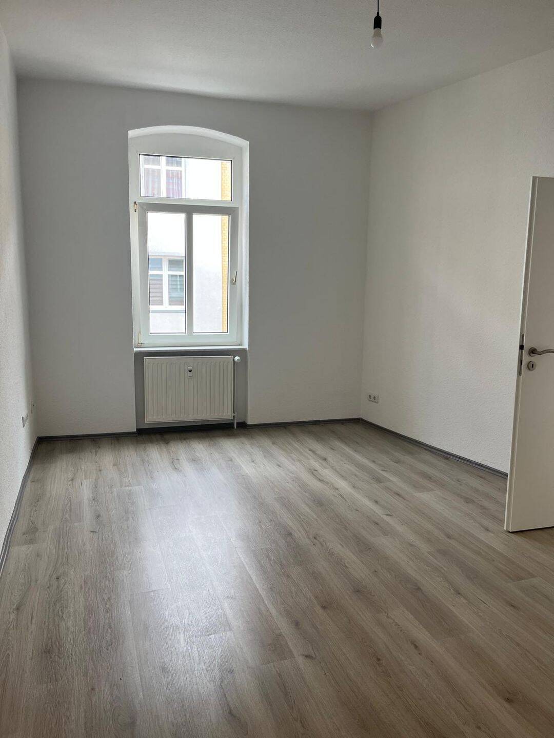 2-Raum Wohnung mit Erstbezug nach Renovierung – geeignet für Studenten, Azubis & Berufspendler, 99089 Erfurt (Altstadt Andreasvorstadt Berliner Platz Ilversgehofen Rieth)