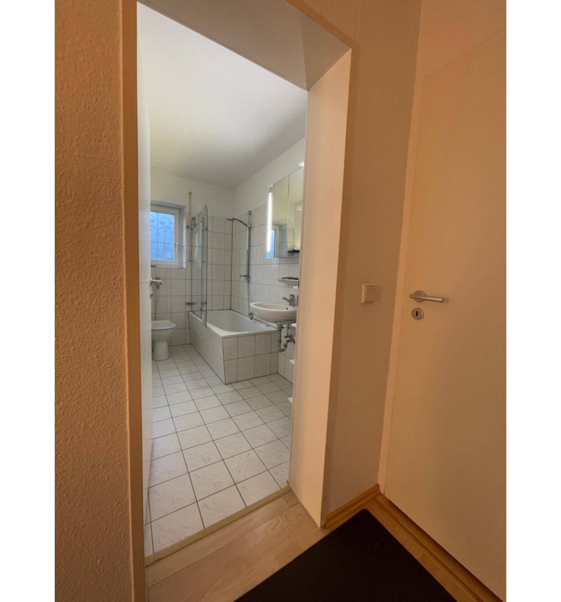 2-Zimmer-Wohnung mit Balkon? Hier sind Sie richtig!, 75173 Pforzheim