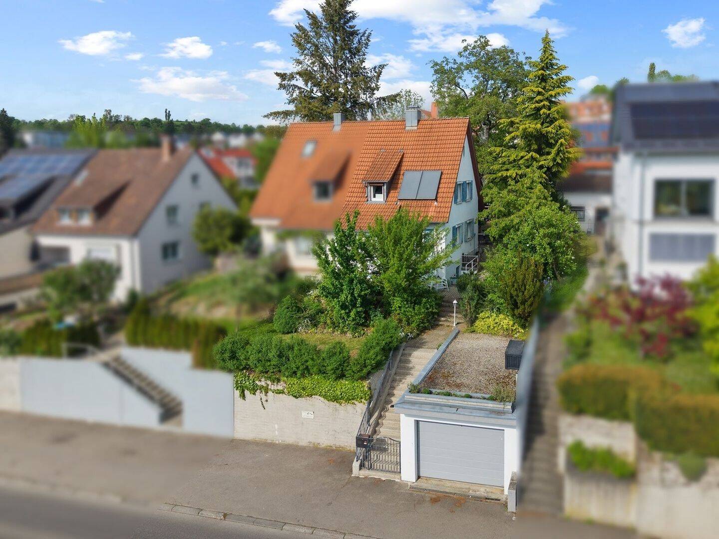 zentrale Lage – nach Süden ausgerichtet  vermietete Doppelhaushälfte, 88662 Überlingen