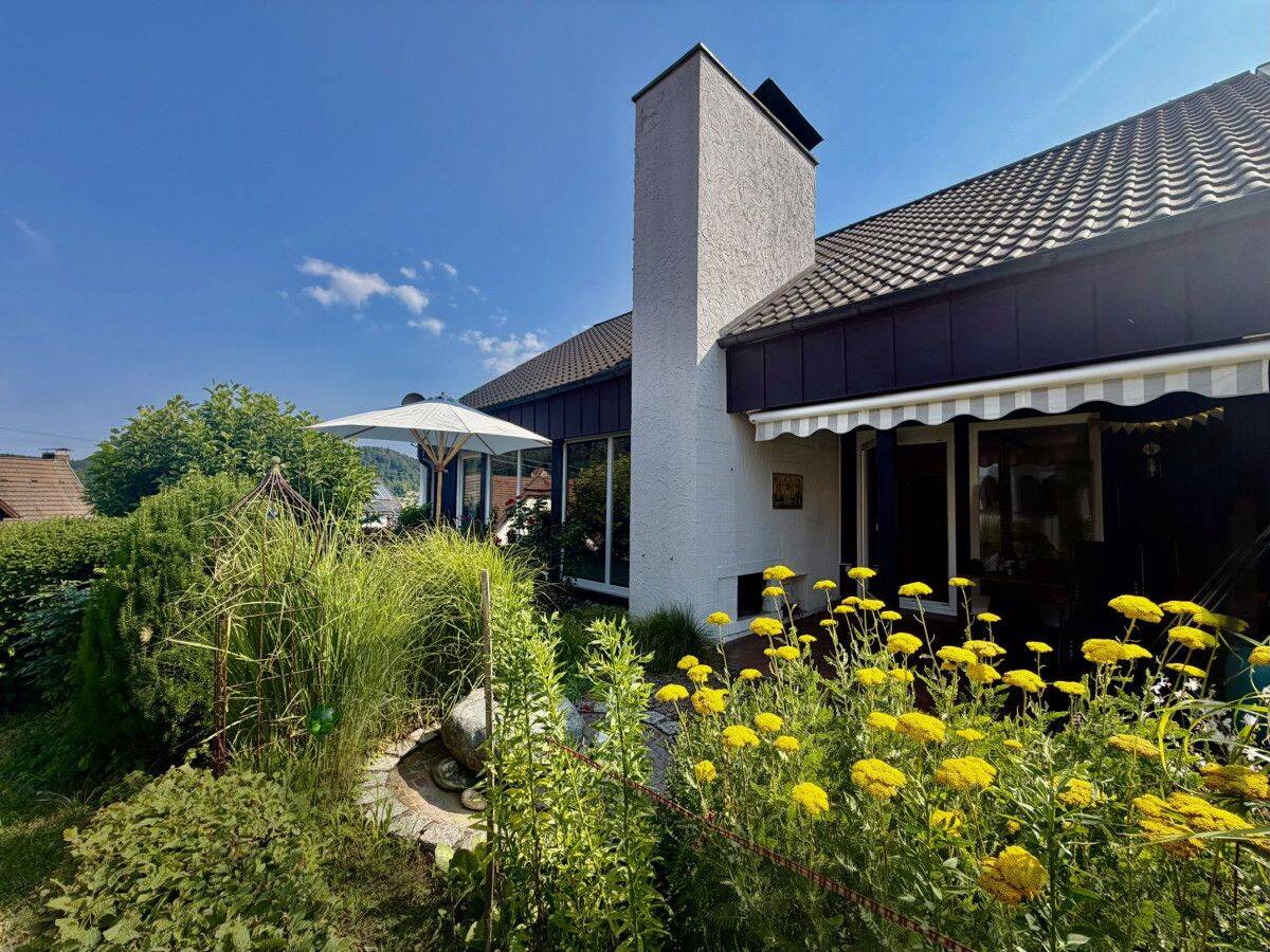 Lichtdurchflutetes sonnenverwöhntes Haus in exzellenter Lage und Aussicht in Murrhardt, 71540 Murrhardt