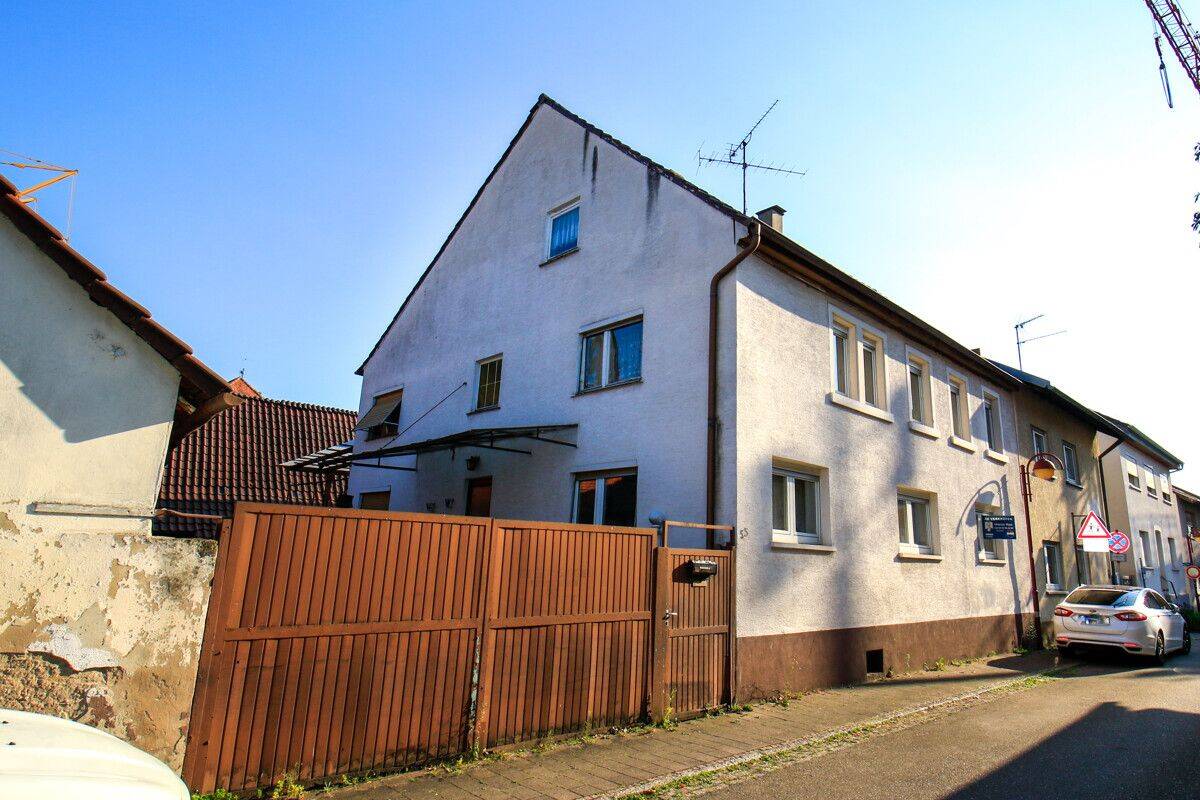 Sanierungsbedürftiges EFH mit großem Grundstück 550qm in ruhiger, zentraler Lage in BW, 76669 Bad Schönborn