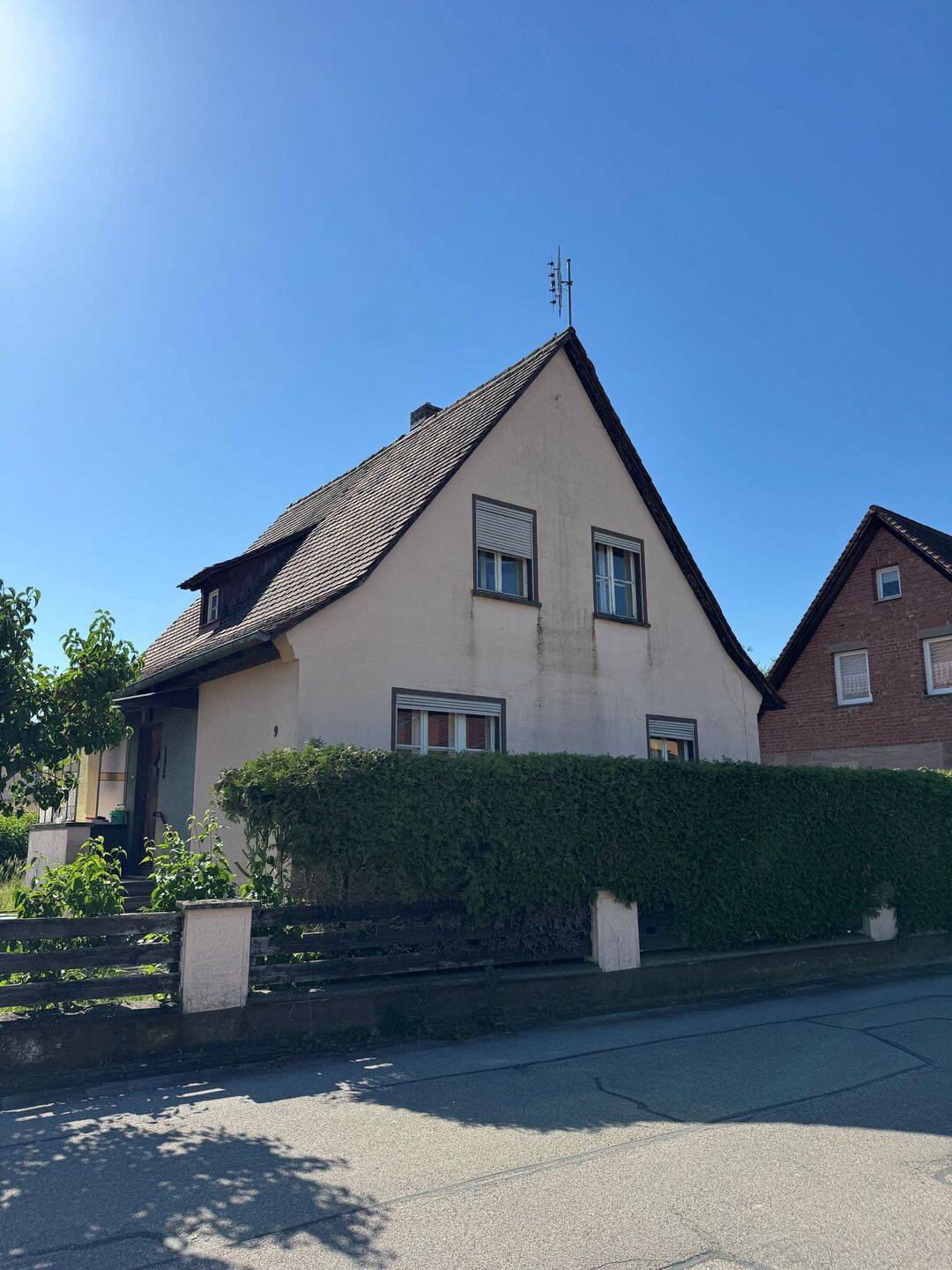 Kleines 4-Zimmer-Haus zur Renovierung in Heideck, 91180 Heideck