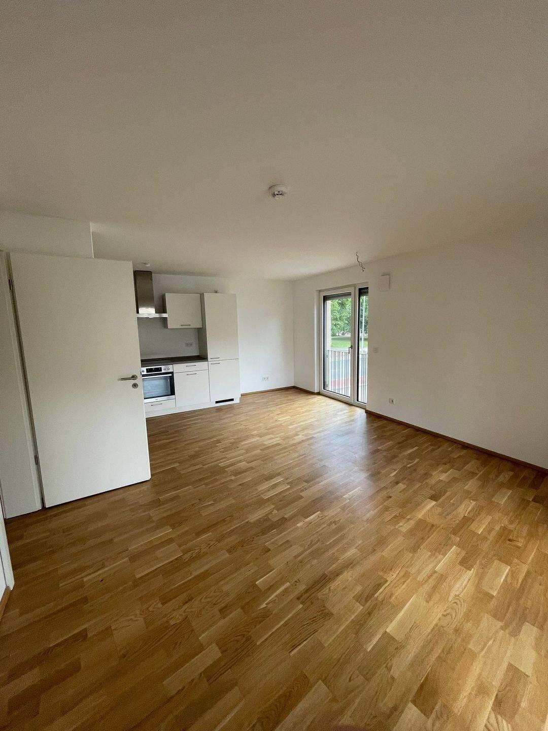 Sonnendurchflutete 3-Zimmer mit Einbauküche, Balkon und Tiefgarage, 90547 Stein