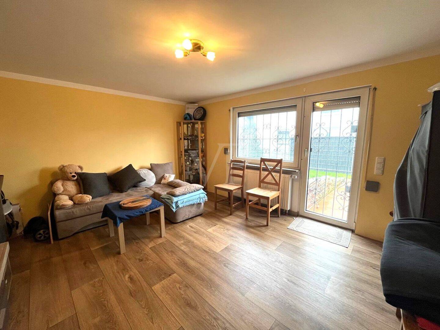 Freistehendes Einfamilienhaus mit Einliegerwohnung und vielseitigem Potenzial, 65719 Hofheim am Taunus