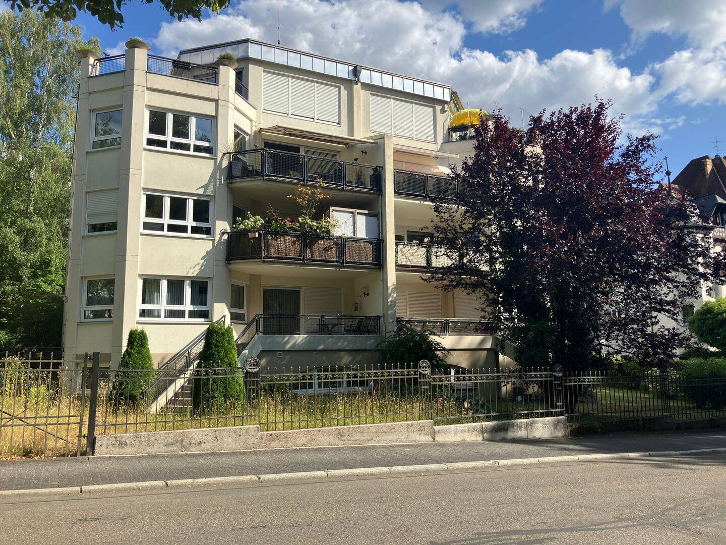 Modernisierte 3-Zimmer-Eigentumswohnung mit Westbalkon, Aufzug & Tiefgarage in begehrter Wohnlage von Wiesbaden, 65193 Wiesbaden (Sonnenberg Wiesbaden)