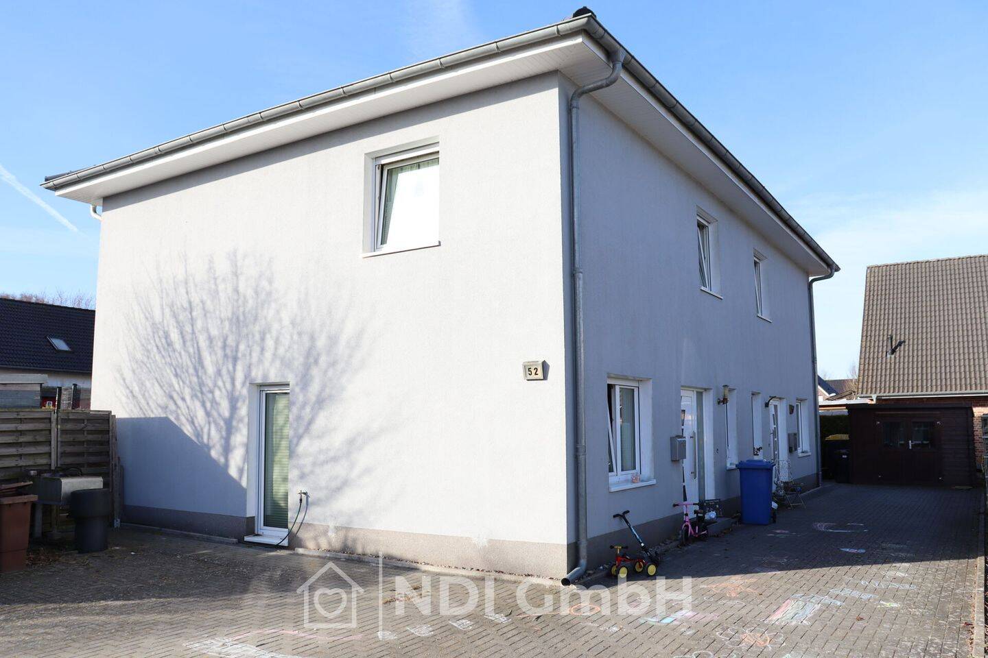 Vermietete Stadthausvilla-Doppelhaushälfte in ruhiger Lage von Kölln-Reisiek auch für Eigennutzer, 25337 Kölln-Reisiek