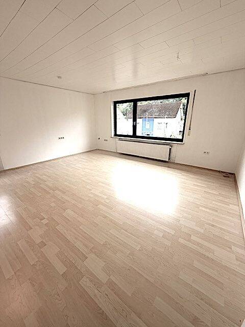 Einzugsbereiter Bungalow direkt an der Lahn mit 4 Zimmern in Laurenburg, 56379 Laurenburg