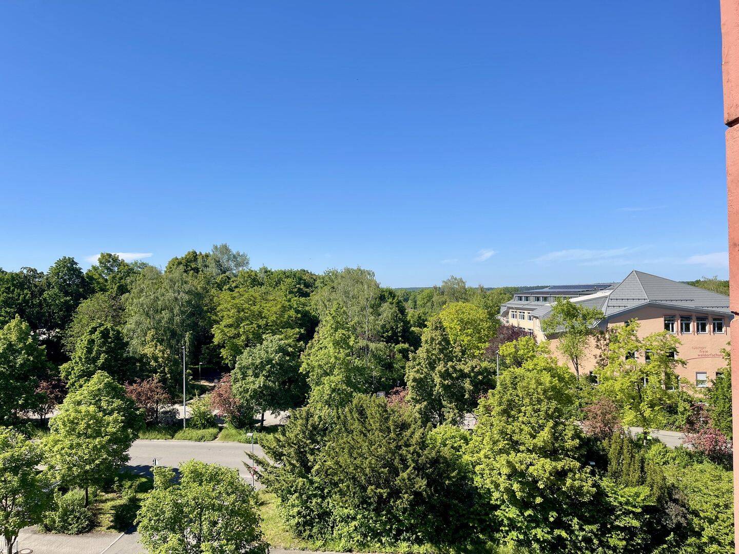 Sonnige Aussichtslage mit Panoramablick: 3 Zimmer-Wohnung mit Balkon, ab sofort, inklusive Garage, 72076 Tübingen
