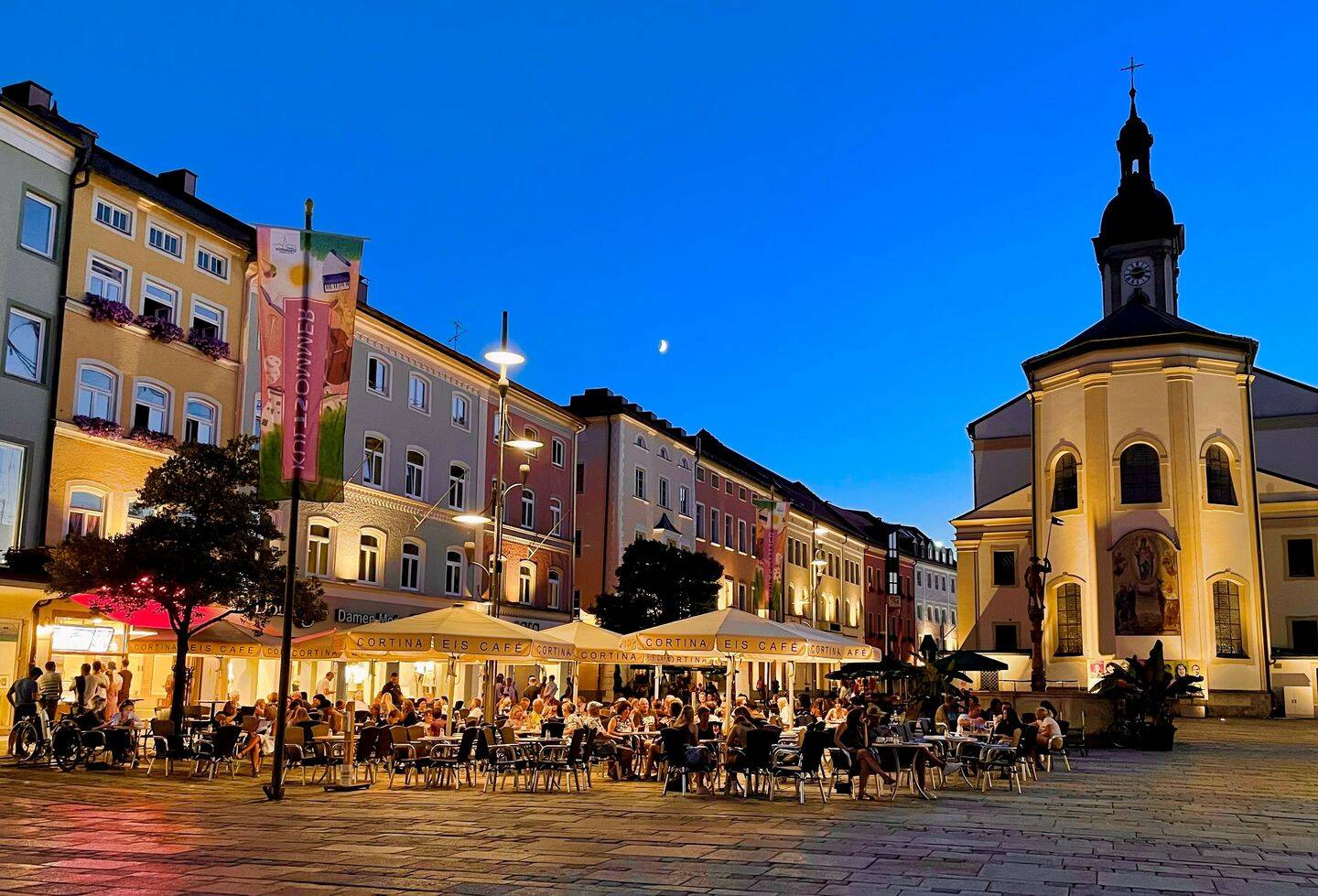 Traunstein: Attraktives Mehrparteienhaus für Investoren und Anleger im Herzen der Stadt!, 83278 Traunstein