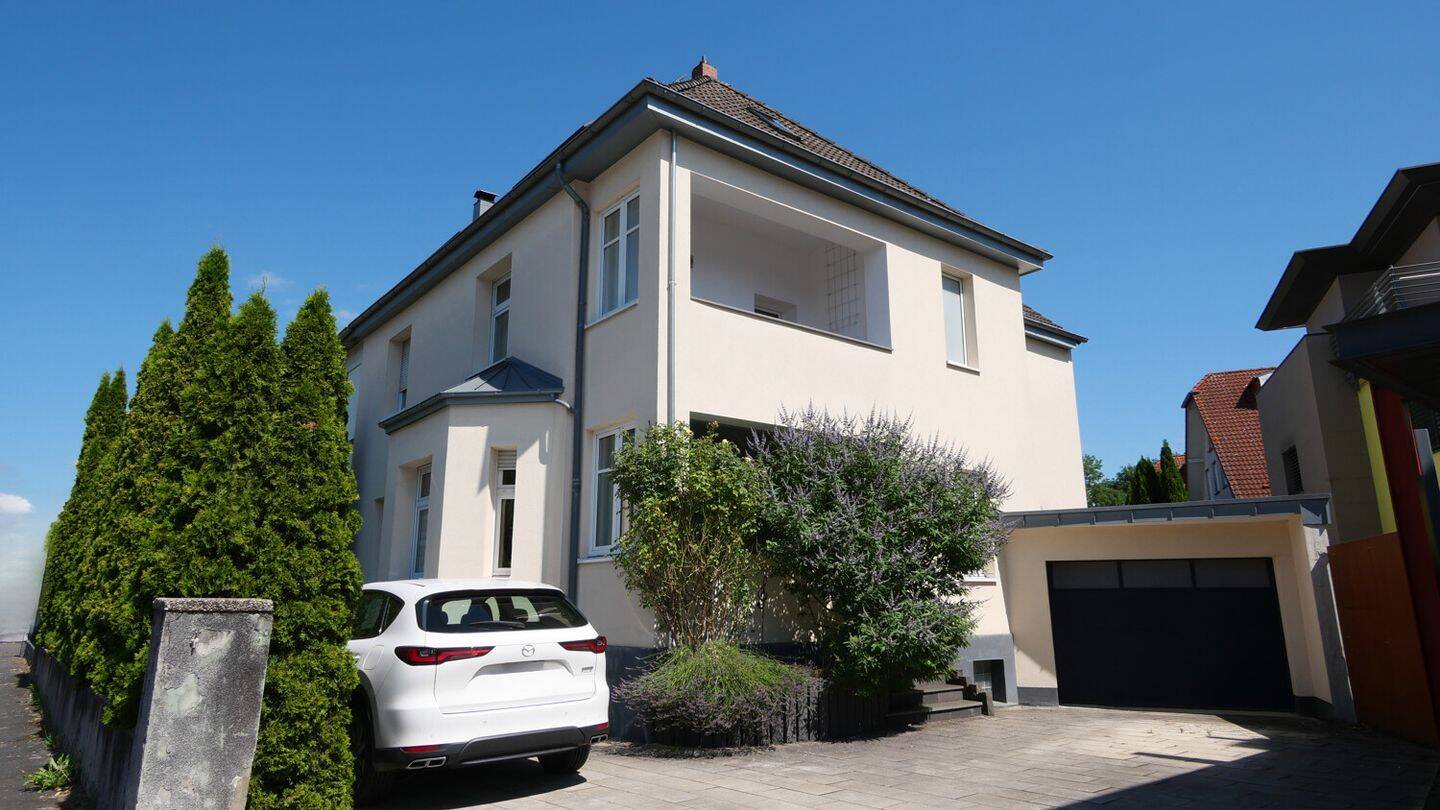 Historischer Charme trifft moderne Wohnqualität – stilvolles Einfamilienhaus in zentraler Lage