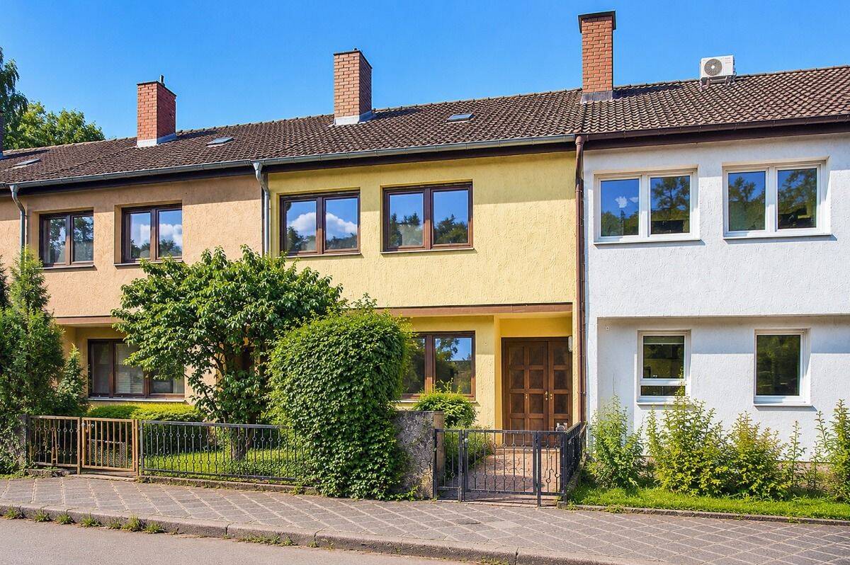 Familientraum mit Sonnenterrasse und großem Garten in ruhiger Lage, 68219 Mannheim (Rheinau)