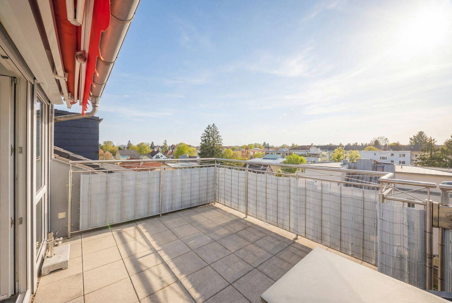 Außergewöhnliche Dachterrassenwohnung mit 118 m² Wohnfläche, Südausrichtung und Lift, 81673 München (Berg am Laim)