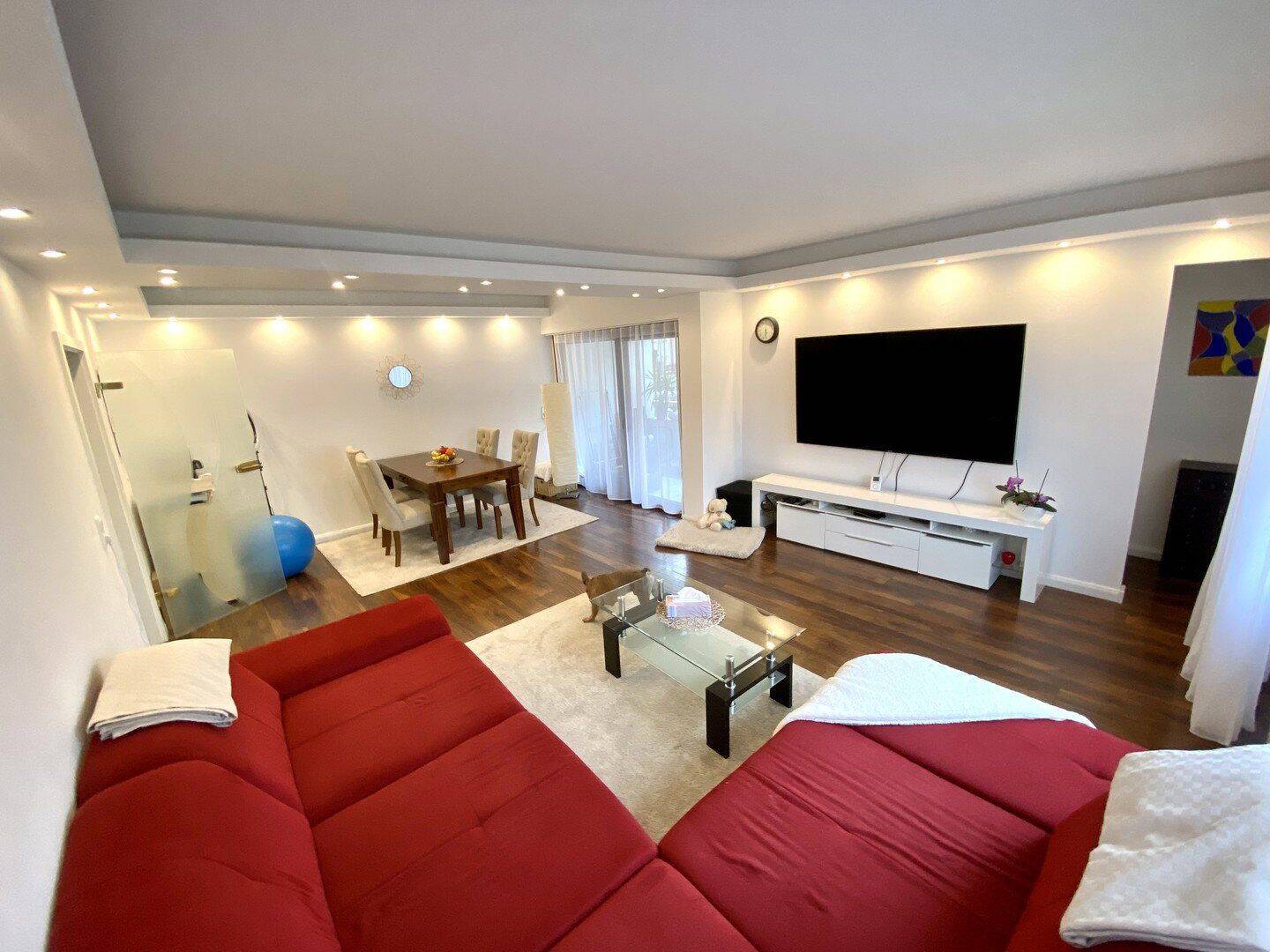 2 Zimmer Wohnung Bonn Beuel Balkon separate Küche, 53227 Bonn