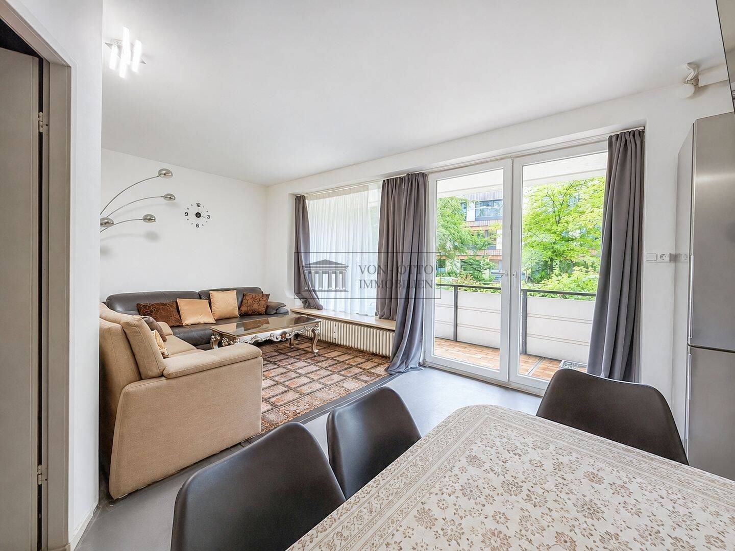 Helle 2 Zimmer Wohnung mit Balkon, Keller und Stellplatz, 22147 Hamburg (Wandsbek Rahlstedt)
