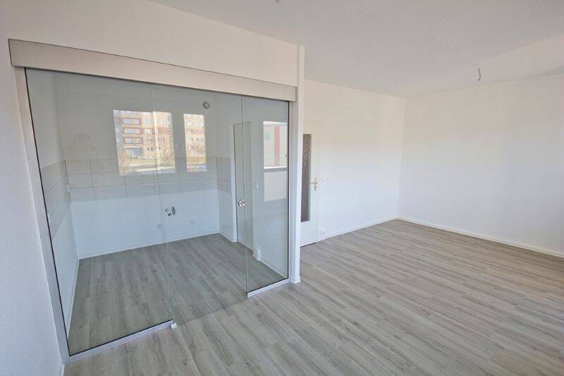 3-Raumwohnung mit Balkon und Aufzug. Wohnberechtigungsschein erforderlich!, 6120 Halle (Saale) (Dölau Heide Nord Heide Süd Kröllwitz Lettin)