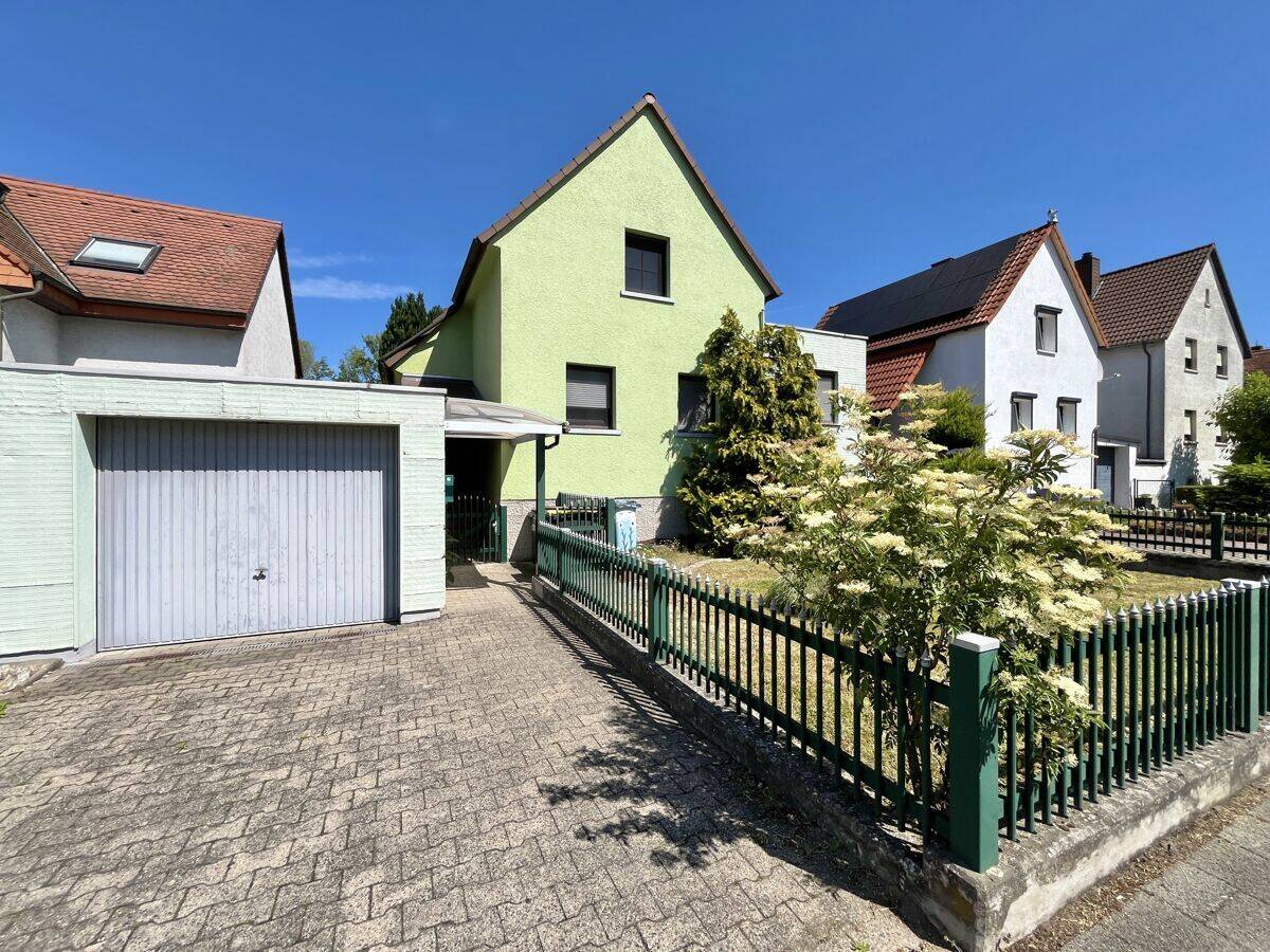 Freistehendes Einfamilienhaus mit großem Garten und Sanierungspotenzial, 63071 Offenbach am Main (Offenbach am Main Tempelsee)