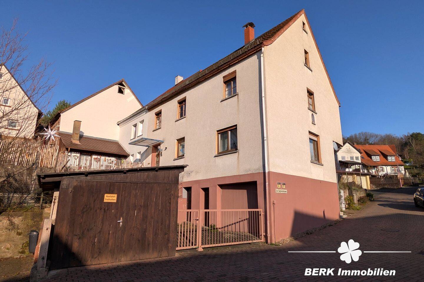 BERK Immobilien – Sanierungsbedürftiges Einfamilienhaus mit Ausbaureserve in Volkersbrunn, 63849 Leidersbach