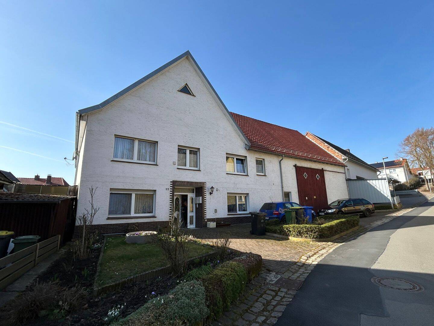 EFH mit Scheunenanbau in Menne, 34414 Warburg