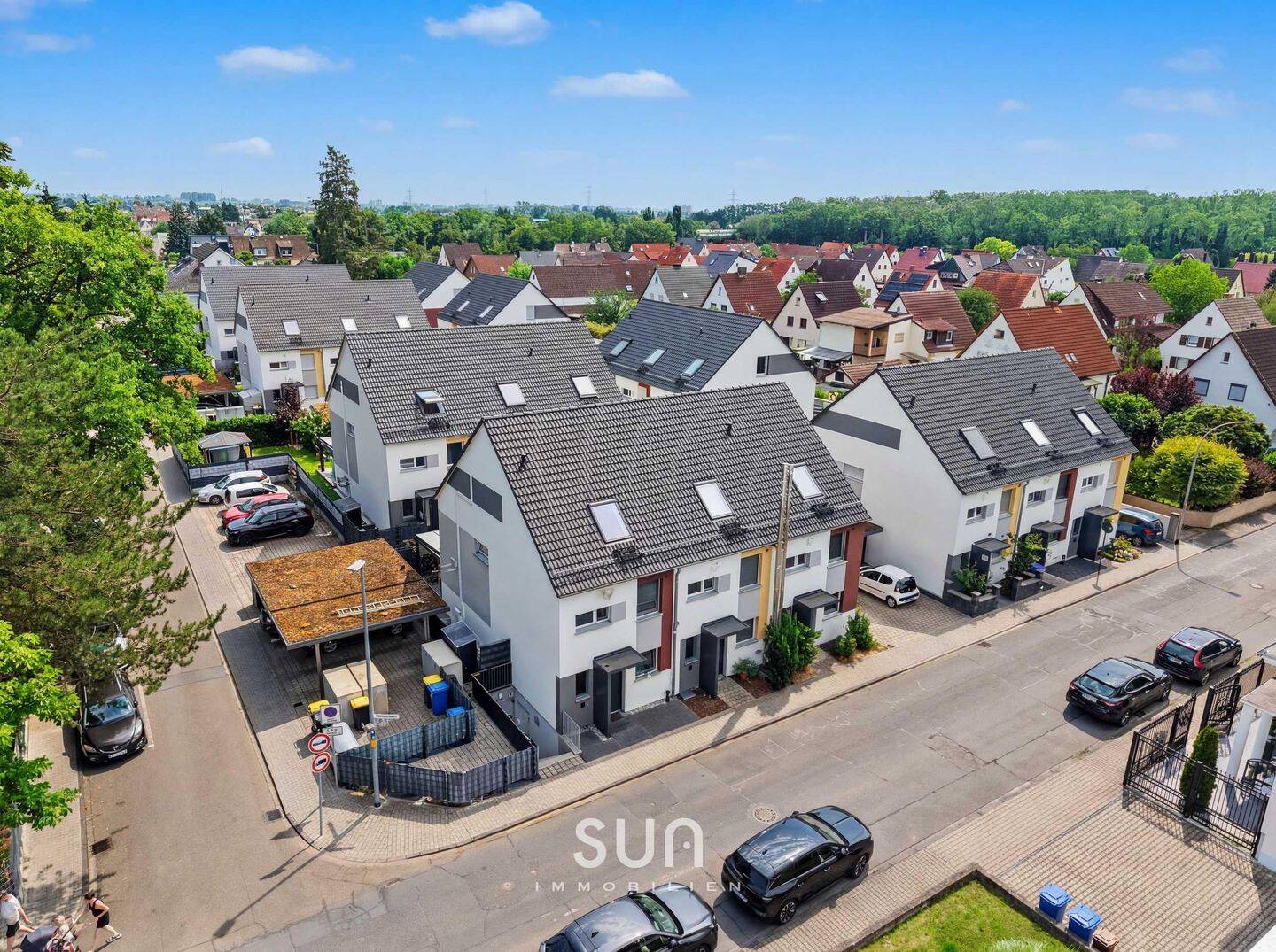 SONNIGE AUSSICHTEN & NATUR PUR! – 2020er REH mit Gartenterrasse in direkter Waldrandlage, 64569 Nauheim