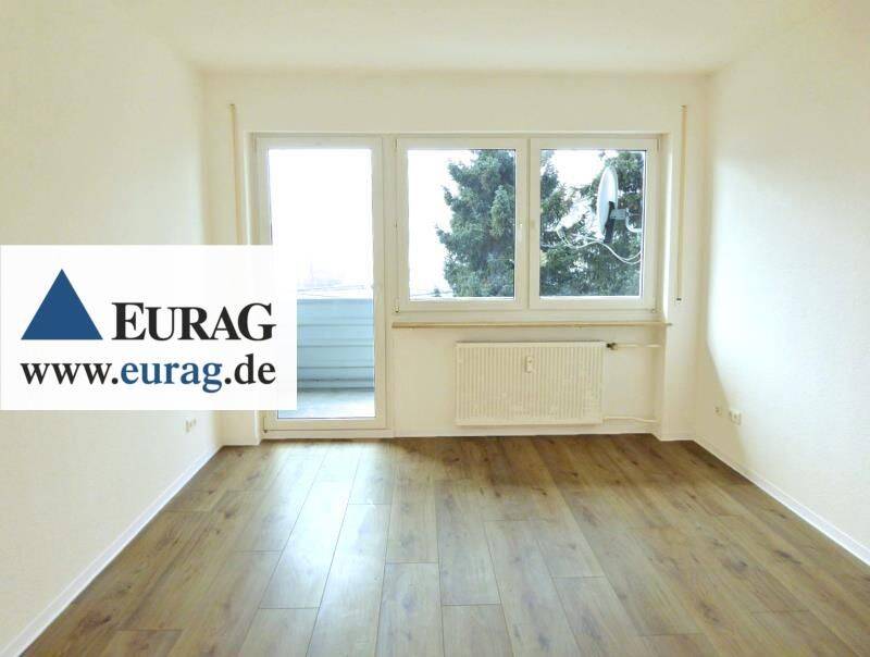 FÜ-Sack: Helle 2-Zi-Whg (1.OG o.A.) mit Tageslichtbad und zwei Balkonen, 90765 Fürth