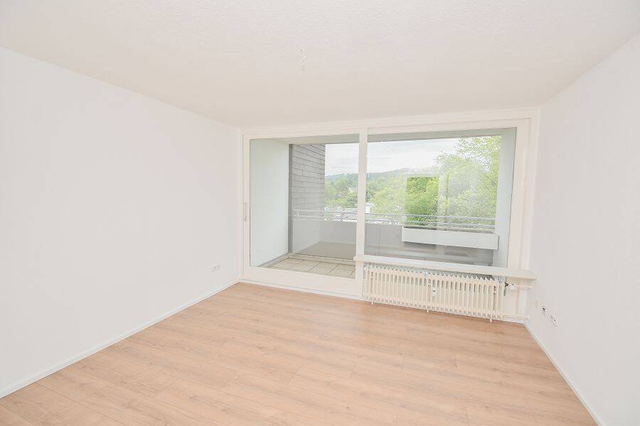 Renoviertes Apartment mit großer Loggia auf Erbpacht!, 33699 Bielefeld (Gräfinghagen Hillegossen Lämershagen Ubbedissen)