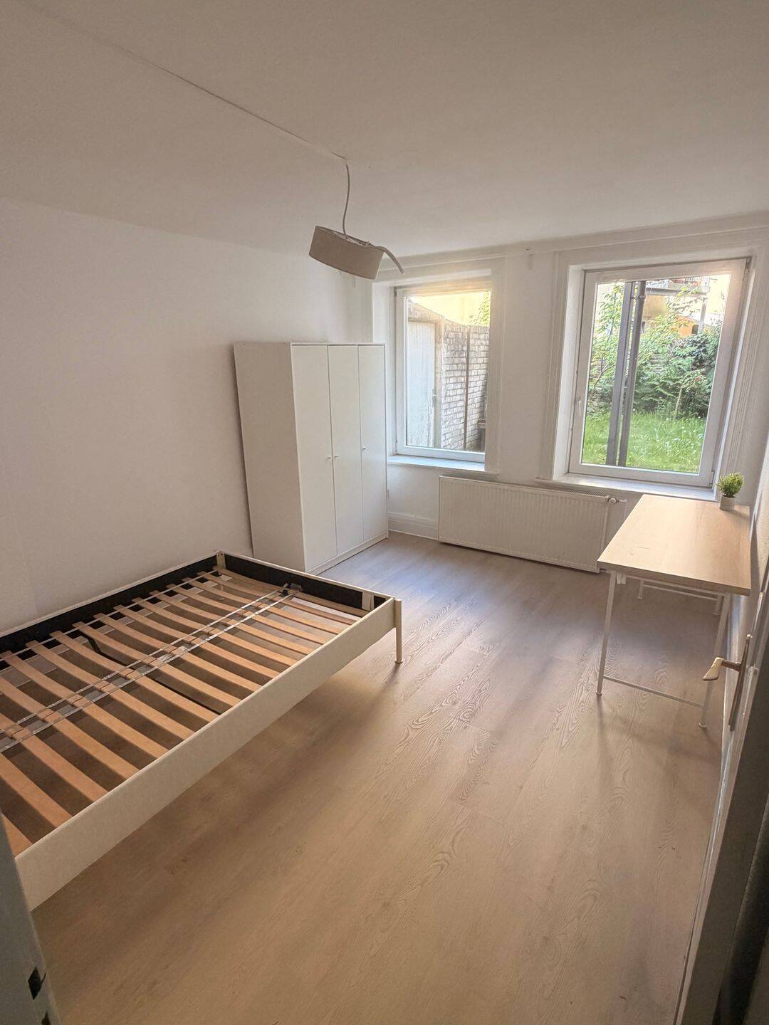 Möbliertes Zimmer in einer Wohnung mit vier Zimmern, 22761 Hamburg (Altona Bahrenfeld)