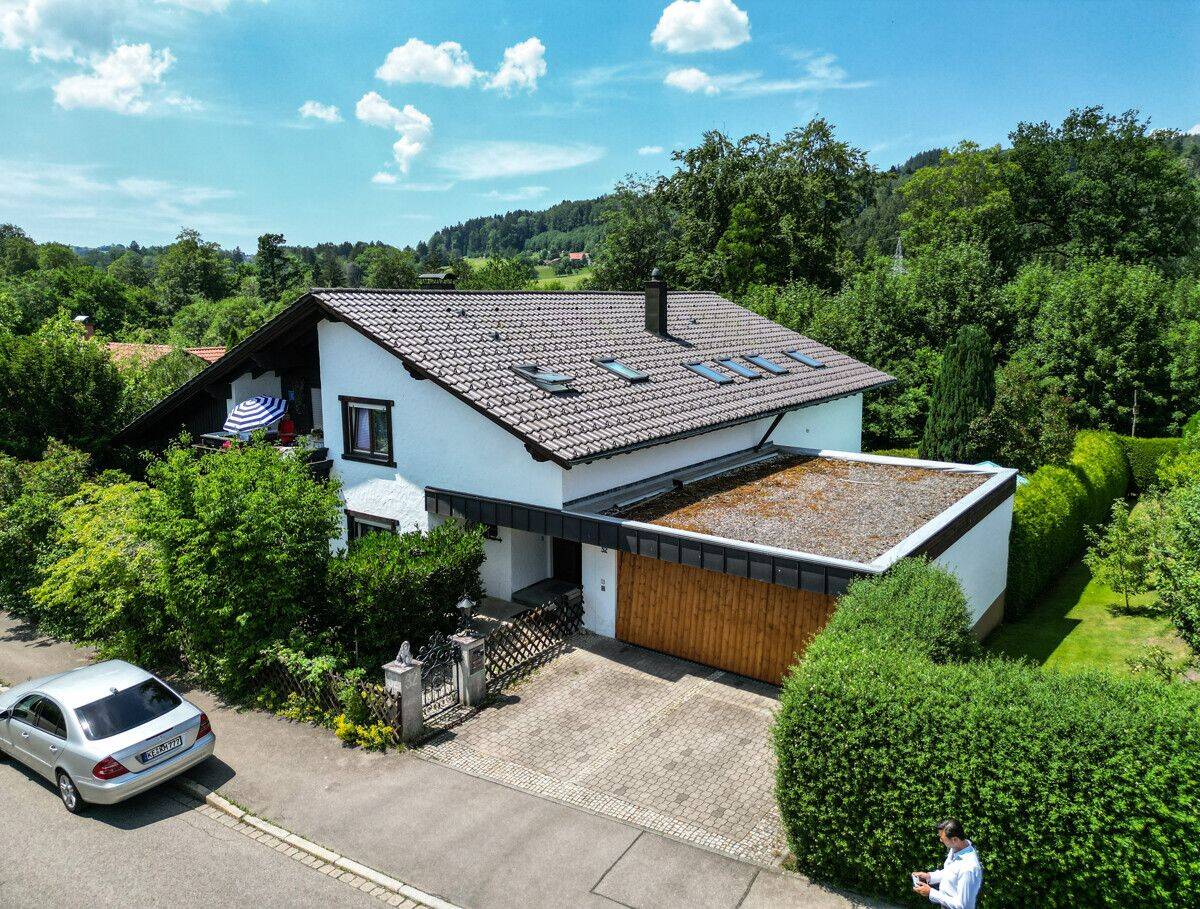 potentialreiches Ein- oder Mehrfamilienhaus mit bis zu 3 Einheiten mit schönem Garten im Stiftallmey, 87439 Kempten (Allgäu)